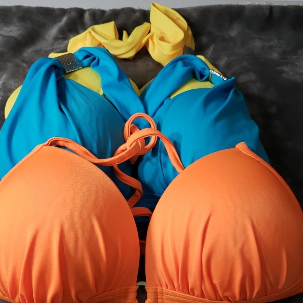 3 Venus bikini tops